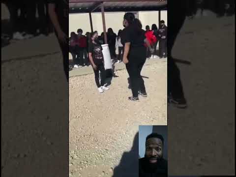 She Too Big To Be Fighting That Little Girl