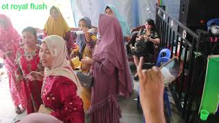 Download lagu PENANTIAN (IBU2 DESA BENAWA) LIVE BERSAMA OT ROYAL FLUSH mp3