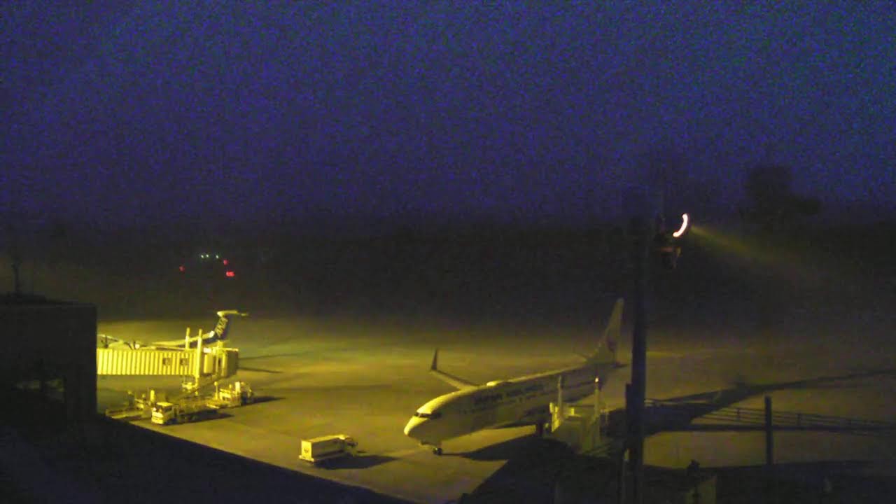 Live webcam view of Aomori Airport Apron & Runway