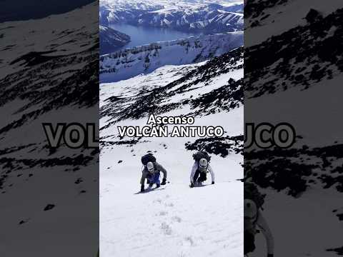 Ascenso al volcán Antuco, región del Biobio. #trekking #chile #viajes #campping