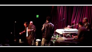 Dwele-Going, Leaving (Live in Seattle)