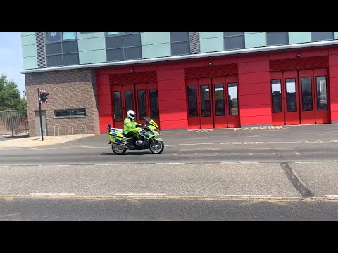 *Siren Malfunction* Metropolitan Police Bike Responding