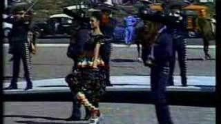 LUCHA VILLA **ELLA Y YO**