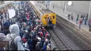 Overcrowding on Cape Town train