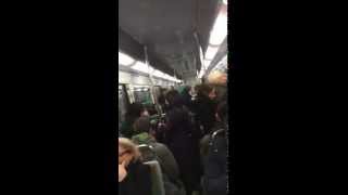 PARIS ! Subway driver sings "Diamond" by Rihanna /Conducteur de metro chante