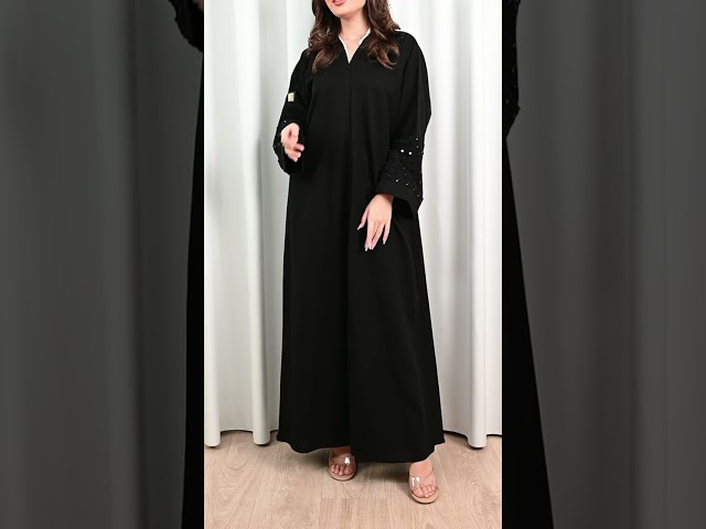 عباية كريب بتطريز يدوي على الاكمام