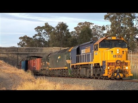 Australian Trains : Pacific National Rice Train  Tue 19/12/06