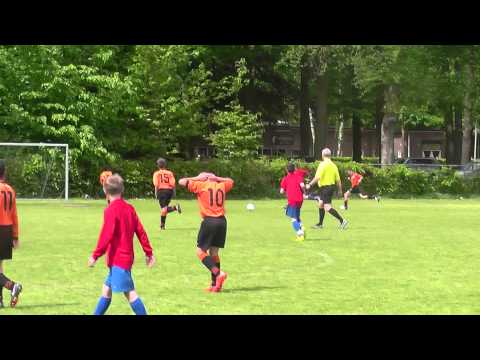 14 mei 2015 DOSC D2 - VV De Meern D3 toernooi Jonathan 1-0 Daan op de paal