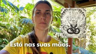 Não está nas mãos de Deus. Nem do universo. Volte pra terra com a individuação.