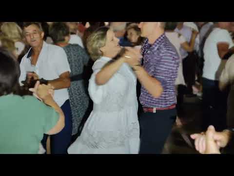 10 sierpnia 2024 Muzykanci znów grają do Tańca na tradycyjnych DECHACH ale fajny KLIMAT