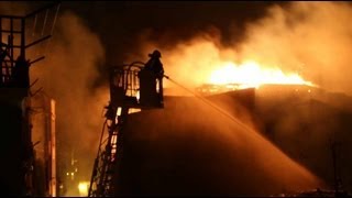 preview picture of video 'Descomunal incendio en Bermeo.'