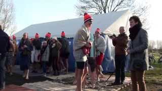 preview picture of video 'Unox nieuwjaarsduik 2014 Culemborg'
