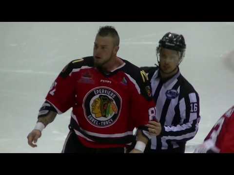 David Lacroix vs Hubert Poulin + KO de Poulin sur le juge de ligne