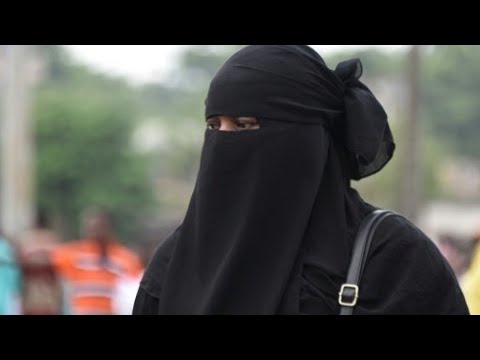 الحكومة التونسية تقرر منع ارتداء النقاب في الأماكن العامة