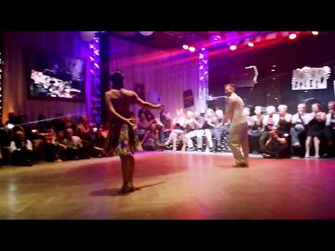 Sayaka Higuchi y Joscha Engel - Rie Payaso