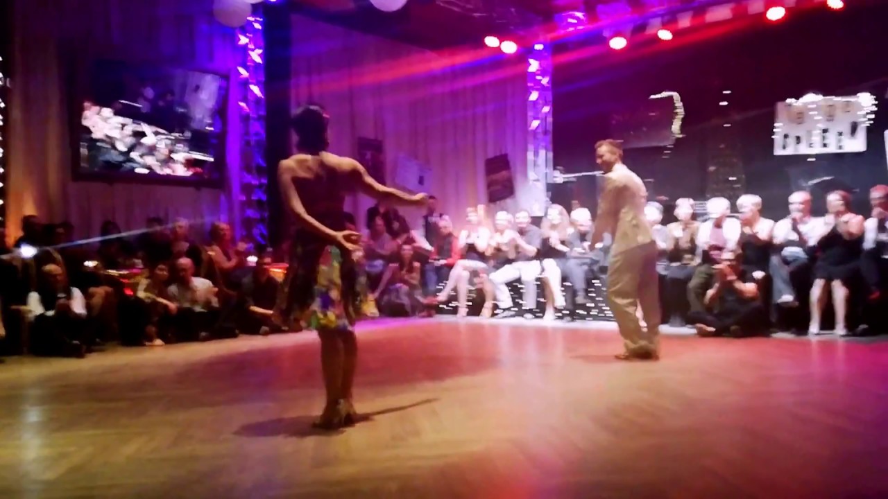 Sayaka Higuchi y Joscha Engel - Rie Payaso