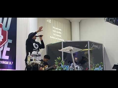 Cantora Quézia Isabel