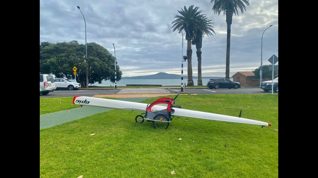 Upwind and downwind with the Epic V10L surfski