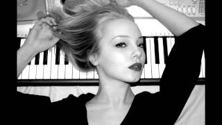 Emmy Dahlgren - Oceans apart