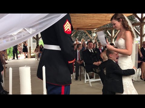 超感人！繼母唸完婚禮誓詞，四歲男孩感動大哭 (4-Year-Old Boy Cries as Stepmom Reads Wedding Vows She Wrote for Him)