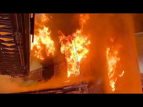 *{1ST DUE~EARLY ARRIVAL}*~*{FDNY BOX 7053}*{BATTLING A 2ND ALARM FIRE ON 57TH ROAD IN QUEENS, NYC}*.