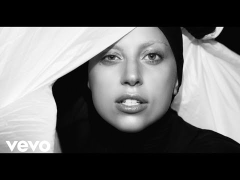 Lady Gaga - Applause (Official Music Video)