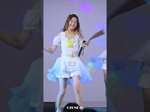 [4K] Fancam Satchan BNK48 - Kimi no Koto ga Suki Dakara @ MBK Center 300465