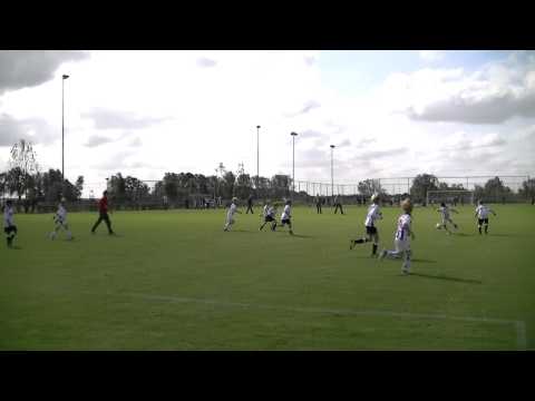 11 Meerburg F1 Woerden F1 bal verovering Tristan Leeflang