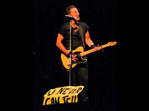 16. Does This Bus Stop At 82nd Street (Bruce Springsteen - Live In Bilbao 7-26-2009)