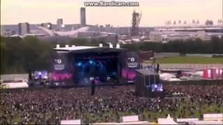 Nicki Minaj - Pound The Alarm Live (Radio 1's Hackney Weekend 2012)