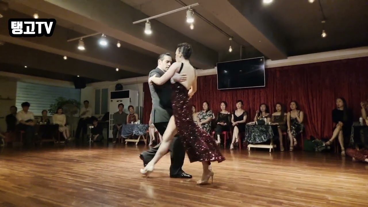 Juan Malizia & Manuela Rossi in Busan (2/5)