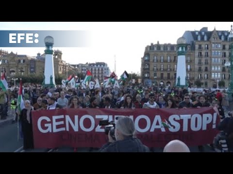 Miles de personas piden en San Sebastián junto al mundo del cine el fin del genocidio en Gaza