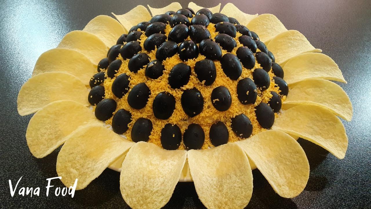 Салат подсолнух с маком. Салат подсолнух. Салат подсолнух с кукурузой. Салат подсолнух. Подсолнух с шампиньонами.