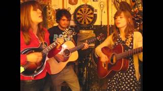 Carrivick Sisters - Blair Dunlop -  The Moon - Songs From The Shed