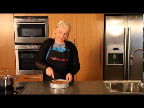 Rice krispies kaka með bananarjóma og karmellu - mömmur.is