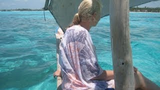 preview picture of video 'Beautiful girl sailing Zanzibar'