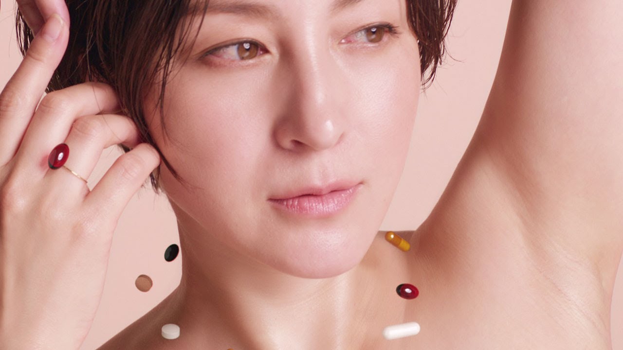 広末涼子 私の肌から目を離さないで Cmで美デコルテ披露 Mantanweb まんたんウェブ 広末涼子 私の肌から目を離さないで Cmで美デコルテ披露 Mantanweb まんたんウェブ