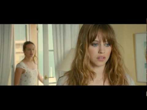 People Kissing - Excerpt 1