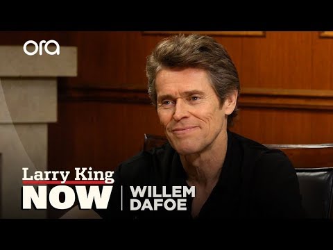 Willem Dafoe relives shooting his epic 'Platoon' death scene | Larry King Now | Ora.TV