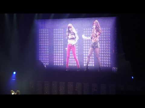 110611 Tik Tok - Jessica & Krystal SMTOWN Live World Tour in Paris 2011