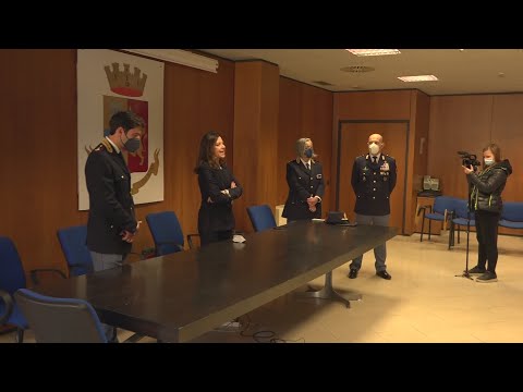 La prima volta di una donna in Questura