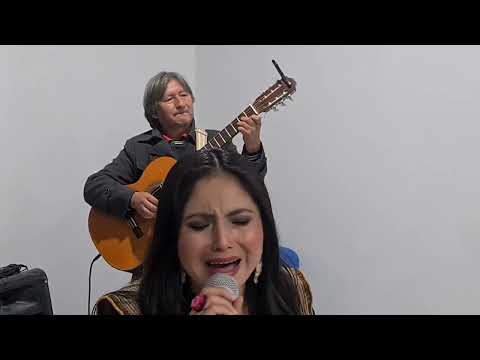 Yesenia Alanya presente en Sabor y Musica Ayacuchana interpretando "Mi amor a muerto"