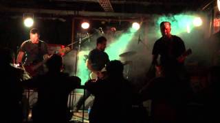 (HD) Lo Que Nos Salva "Causa y efecto" @ Bendito Bar, 06/07/2014