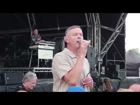 Inspiral Carpets @ Sign of the Times 2023. Dragging me Down