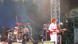 Sangie Davis - Make Ends Meet (Garance Reggae Festival 2010)