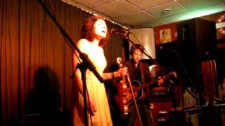 Carrie Rodriguez sings La Puñalada Trapera in Westwoud