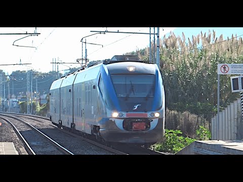 [HD - Treni] STROMBAZZATA Minuetto Elettrico+Treno Regionale 5503 Trenitalia in transito a Roccella!