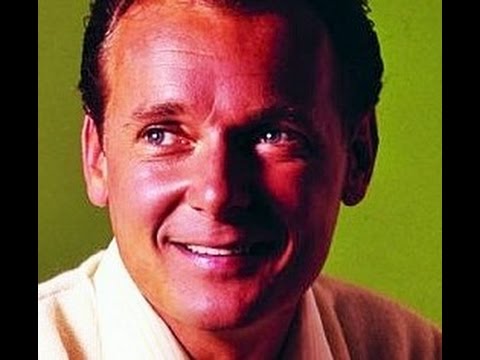 John Gary - The Shadow of Your Smile {Live at Carnegie Hall}   (34)