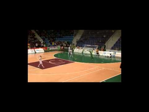 Primer gol de Marc Tolra ante Marfil Santa Coloma