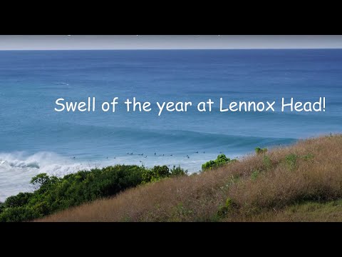 Sterk brimbólga við Lennox Head